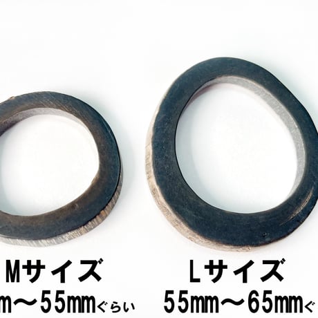 本水牛輪切りリングパーツ　厚みのあるリング　黒系　M・Lサイズ アクセサリー作りに　アクセサリーパーツ　[110-000000-045-065-b]