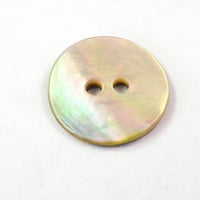 和のオリジナル色に染色したパールシェル貝ボタン　亜麻色（あまいろ） 9mm~ 6個
