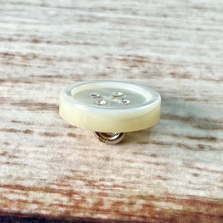 高瀬貝　貝ボタン　宝石のように輝くクリスタルガラス　穴無し　裏金属足　3個　SH2586