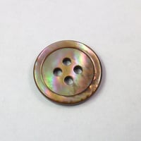茶蝶貝　貝ボタン 定番の17型  4穴
