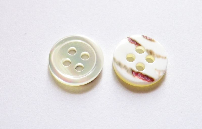 高瀬貝 貝ボタン 定番の17型 4穴 | 釦工房 natural-buttons