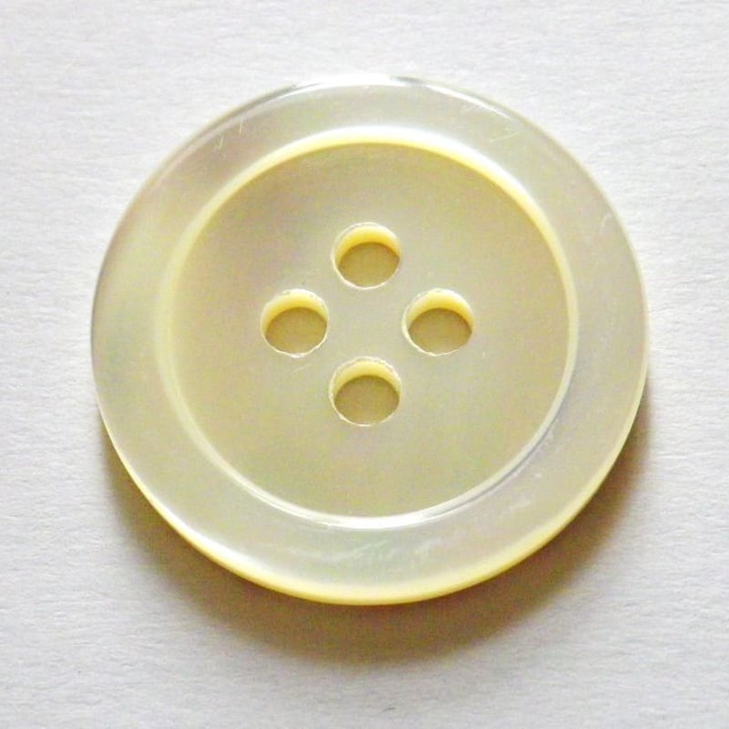 高瀬貝 貝ボタン 定番の17型 4穴 | 釦工房 natural-buttons