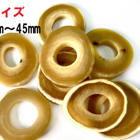 本水牛輪切りリングパーツ　厚みのあるリング　ベージュ　S・Mサイズ アクセサリー作りに　アクセサリーパーツ　[110-000000-035-065-be]