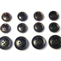 本水牛 スーツ1着分ボタンセット 黒 ツヤ有り No.580 | 釦工房 natural-