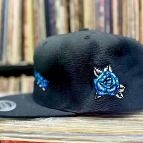 VINTAGE POSSE × Rum Artworks "AOI" snapback cap / Black × Blue