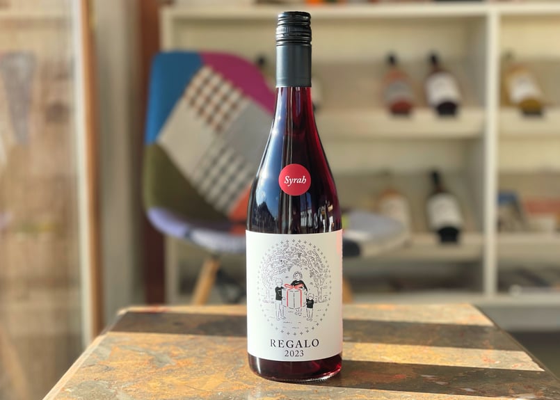 赤】REGALO 2023 シラー（750ml） | THREE PEAKS