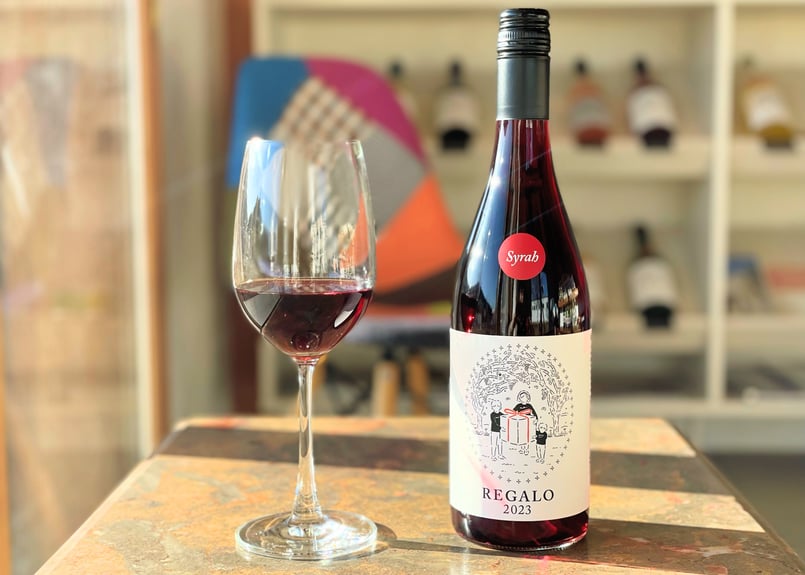 赤】REGALO 2023 シラー（750ml） | THREE PEAKS