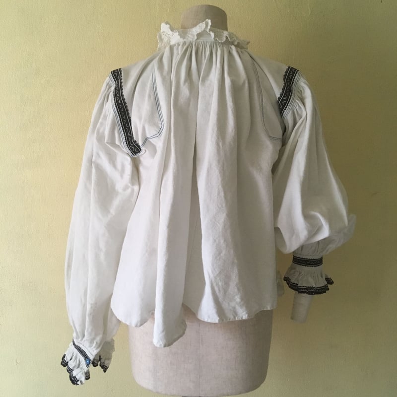 vintage Romanian zigzag stitch blouse | angie l