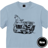 〔2026年6月6日から順次発送〕ゲゲゲの鬼太郎 自動車 T-Shirts Color ブルー