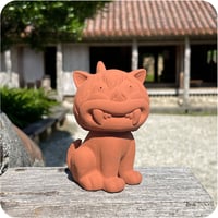 〔予約販売2022年5月上旬〜5月中旬発送予定〕ゲゲゲの鬼太郎 沖縄のシーサー（口を閉じVer）沖縄伝統的技法陶器