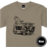 〔2026年6月6日から順次発送〕ゲゲゲの鬼太郎 自動車 T-Shirts Color  サンドカーキ
