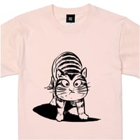 〔2026年2月12日から順次発送〕猫楠(立ち姿)T-Shirts Color  薄桜