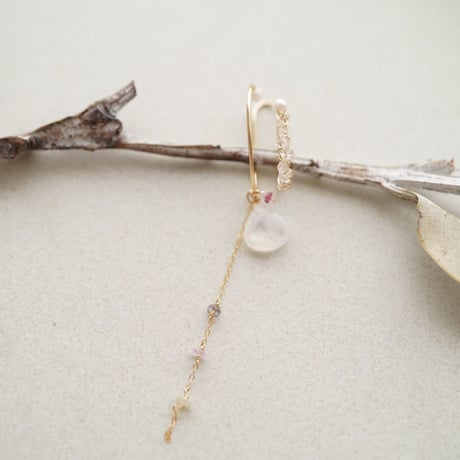 ムーンストーン×サファイア　ear cuff