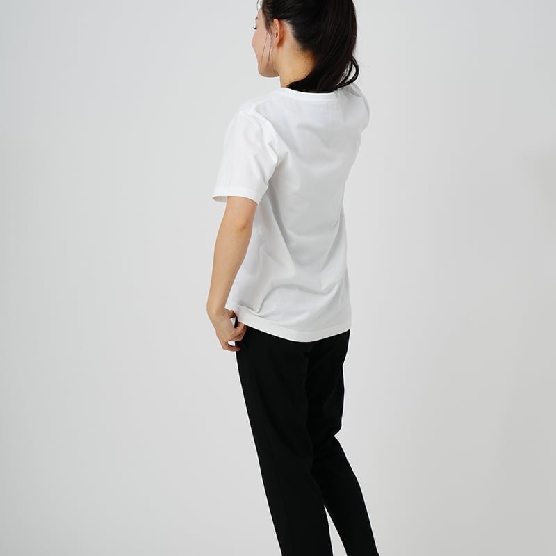 ちょいゆる首まわり、すっきりシルエットの大人Tシャツ_ホワイト