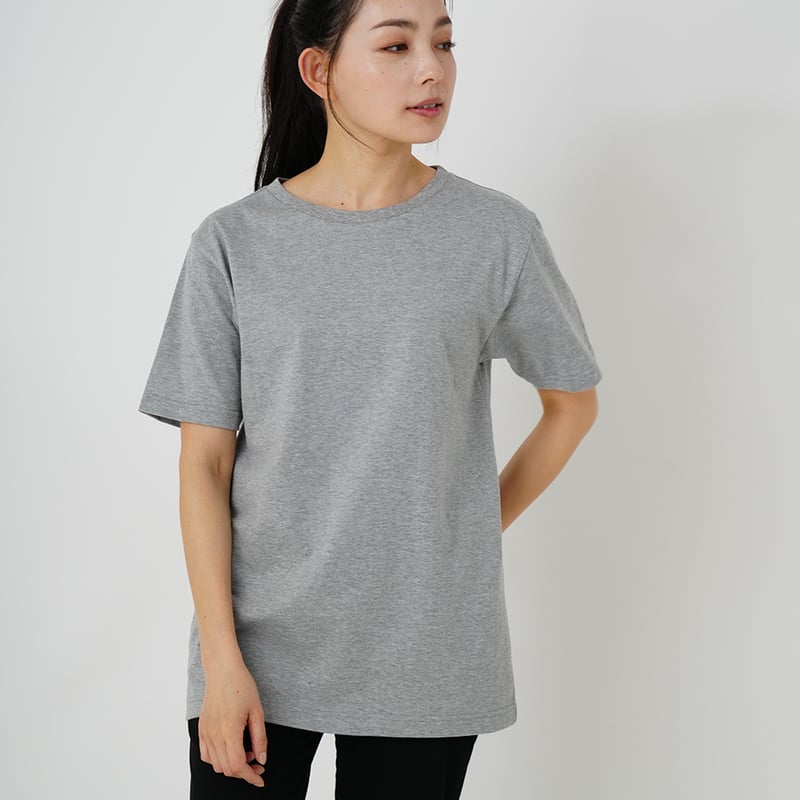 ちょいゆる首まわり、すっきりシルエットの大人Tシャツ_グレー