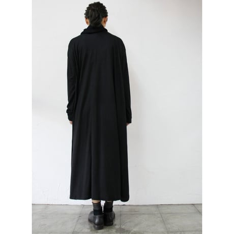 CAERULA カエルラ　ウォッシャブルウール天竺ハイネックバックフレアーワンピース　#ブラック、TOPグレー