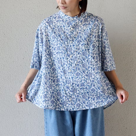 **再入荷**LinenYa リネンヤ　コットンボイルフラワープリントバンドカラー半袖シャツ　#ネイビー、ホワイト