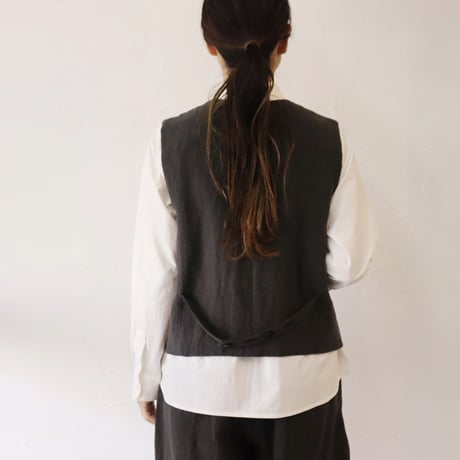 **またまた再入荷** atelier naruse アトリエナルセ　linen vest　リネンベスト　#ベイジュ、チャコール