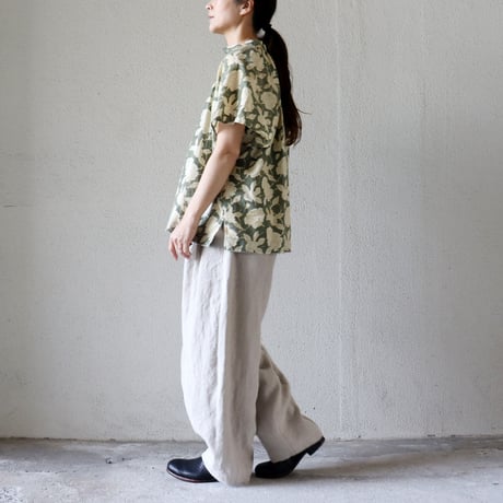 ARTE POVERA アルテポーヴェラ　インド草木染めハンドプリントスタンドギャザーシャツ　#オリーブ