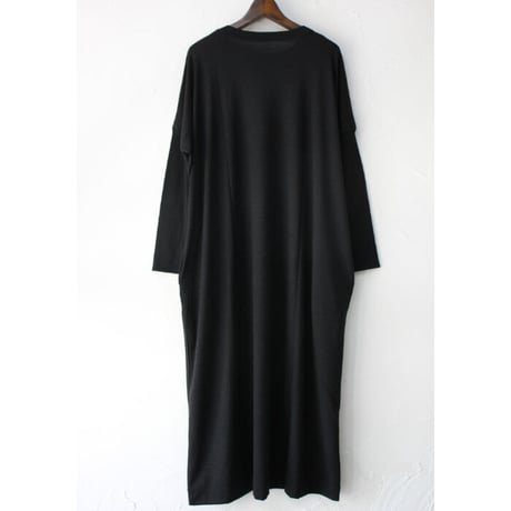 CAERULA カエルラ　ウォッシャブルウールワンピース　#ブラック、レッド、グリーン