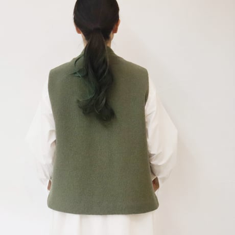 atelier naruse アトリエナルセ　pure wool bouclé vest　ピュアウールブークレベスト　#ブラック、オリーブ　【送料無料】