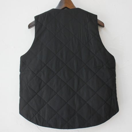 **再入荷**maomade マオメイド　圧縮ウール×タフタ中綿キルトベスト　#キナリ、ブラック