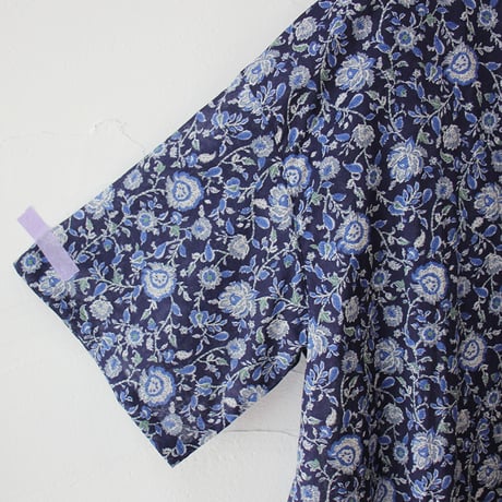 **再入荷**LinenYa リネンヤ　コットンボイルフラワープリントバンドカラー半袖シャツ　#ネイビー、ホワイト