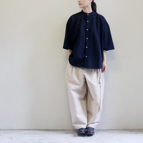 TRAVAIL MANUEL トラバイユマニュアル　ハイツイストPストレッチバンドカラーシャツ　#ブラック