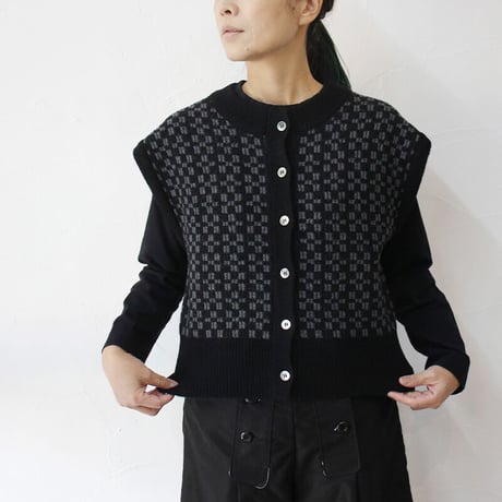 **再入荷** homspun ホームスパン　メリノウール前開きベスト　#アイボリーｘブルー、ブラックｘチャコール