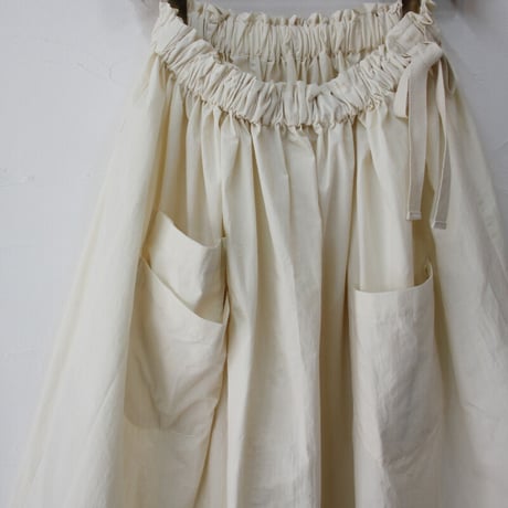 **再入荷** sasanqua by trees サザンカバイツリース　高密度ポプリンアシメレイヤーポケットスカート　#アイボリー、カーキ、ブラック