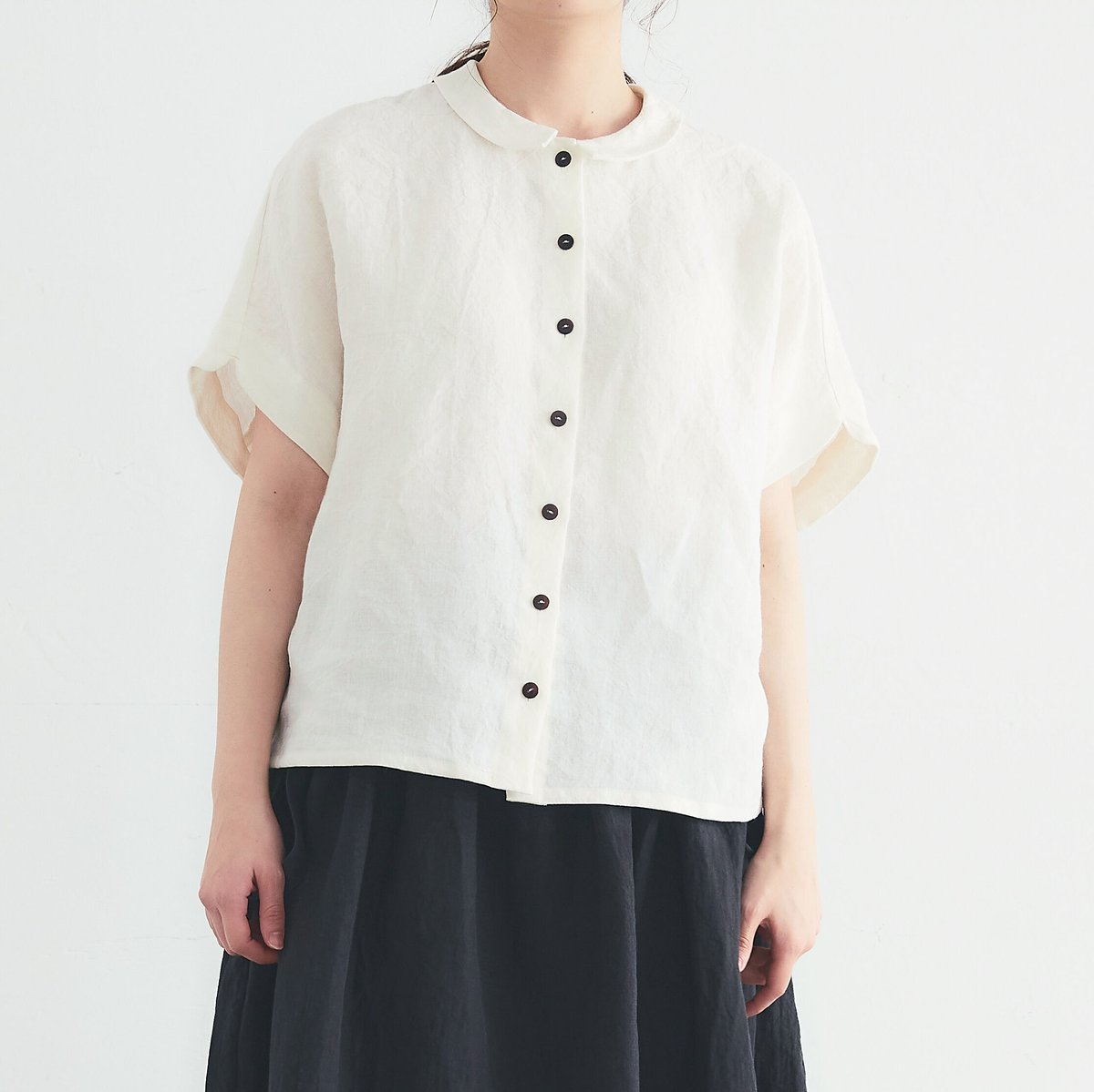 MAGALI 半袖 リネンブラウス MAGALI 半袖 リネンブラウス