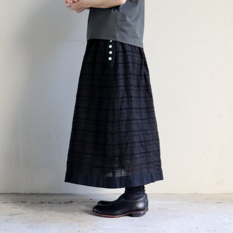 MAGALI マガリ　ガーメントダイ・コットンレース・サイドボタンスカート　#ブラック