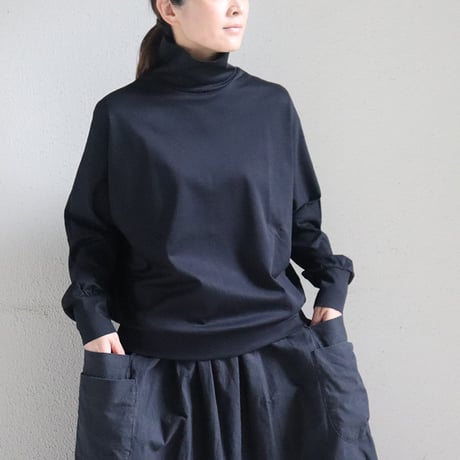 MAGALI マガリ　ハイゲージコットン・タートルカットソー　#ブラック、オートミール