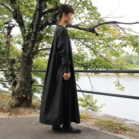 CAERULA カエルラ　S u K i M a -スキマ- 別注 50コーマブロードオーバーワンピース　#グレー、ブラック