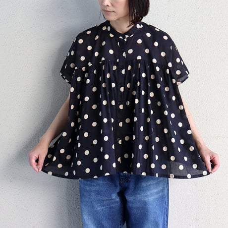 **再入荷** soil ソイル　ドットバンドカラーフレンチスリーブシャツ　#ブラック、ネイビー