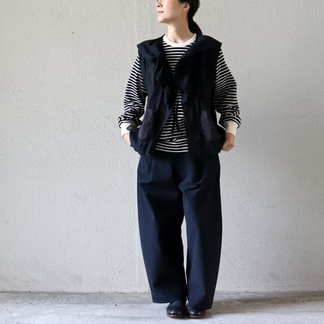 ARTE POVERA アルテポーヴェラ　リネン＆コットンMIXギャザーカラーベスト　#ブラック、ホワイト