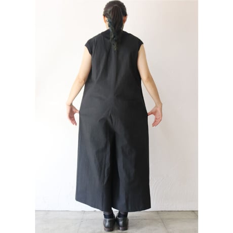 **またまたまた再入荷**Linenya リネンヤ　コットンVネックサロペット　#ネイビー、チャコール、ブラック