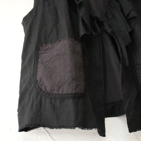 ARTE POVERA アルテポーヴェラ　リネン＆コットンMIXギャザーカラーベスト　#ブラック、ホワイト