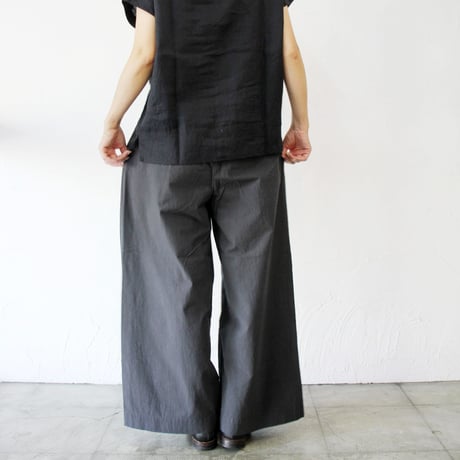 TRAVAIL MANUEL トラバイユマニュアル　ハイツイストポプリンルーズバギーパンツ　#チャコール、ブラック