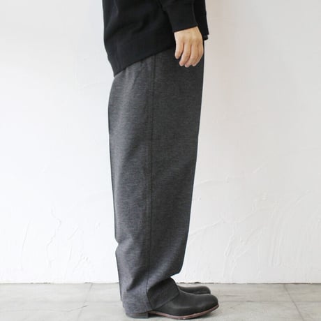 TRAVAIL MANUEL トラバイユマニュアル　ミラノリブピンタックパンツ　#チャコールグレー、ブラック