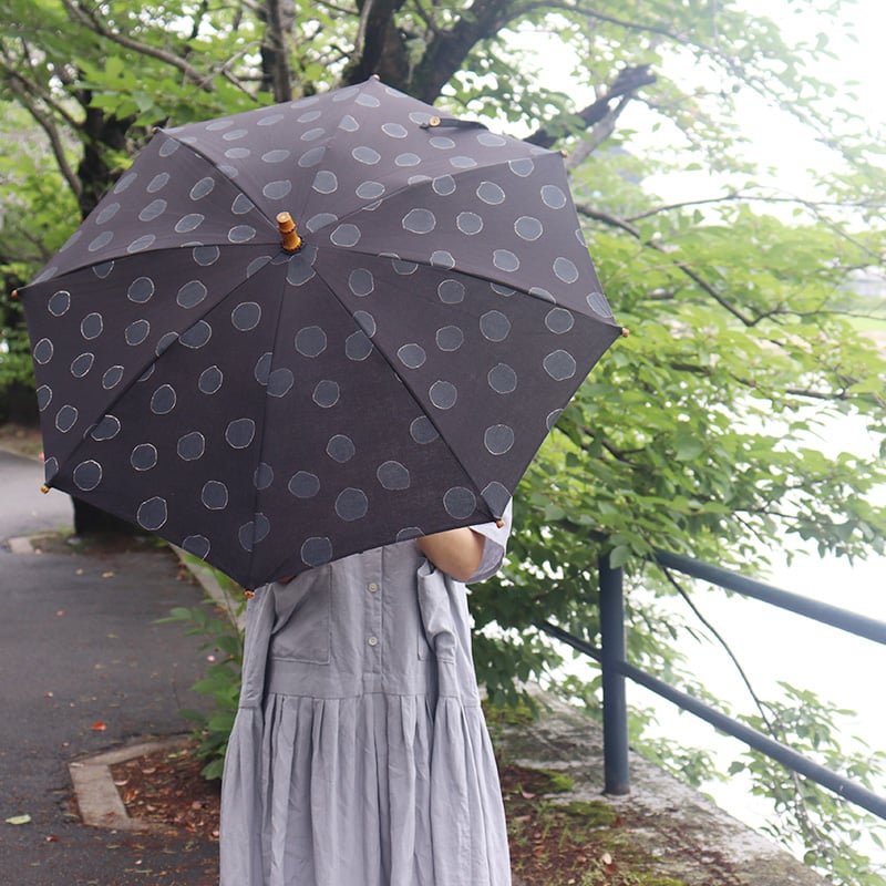 新柄到着** ツタエノヒガサ tutaee きつねのたすき（注染） 日傘