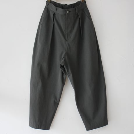 atelier naruse アトリエナルセ　コットンツイルタックパンツ　cotton twill tuck pants　#ピンク、チャコール