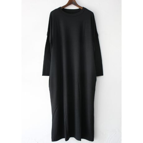 CAERULA カエルラ　ウォッシャブルウールワンピース　#ブラック、レッド、グリーン