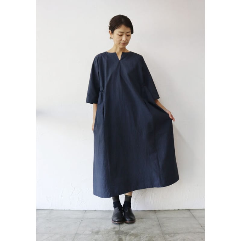 Linenya リネンヤ スリットネックワンピース #ライトグレー Linenya リネンヤ スリットネックワンピース #ライトグレー