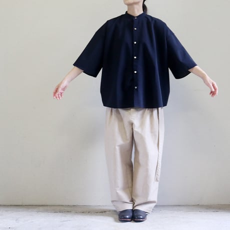 TRAVAIL MANUEL トラバイユマニュアル　ハイツイストPストレッチバンドカラーシャツ　#ブラック