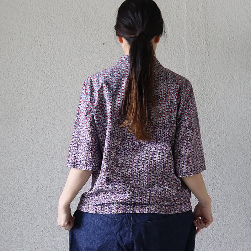 ホームスパン　homspun 今期　小花プリントブラウス　ブラック ホームスパン homspun 今期 小花プリントブラウス ブラック