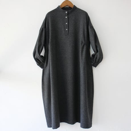 **再入荷** Linenya リネンヤ　ウール長袖スタンドカラーワンピース　#ブラック、グレー
