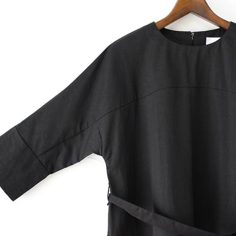 MAGALI マガリ　コットンリネンツイルバックボタン・ワンピース　#ブラック　【送料無料】