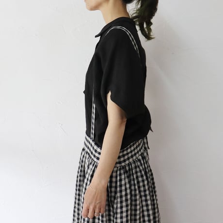 MAGALI マガリ　リネンラウンドブラウス　#ホワイト、ブラック、インディゴブルー