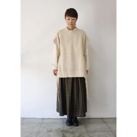 maomade マオメイド　やわらかウールミドルゲージベスト　#エクリュ、グリーン、ブラック
